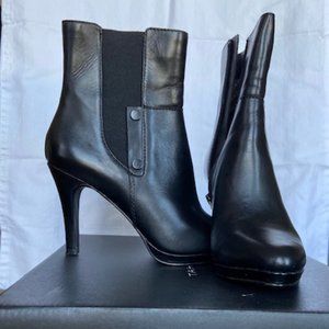 TAHARI - Gavin Ankle Boot with heel, Genuine Black Leather, Size 7M